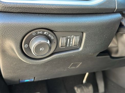 New 2026 Chrysler Pacifica Select image 14