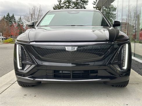 Used 2025 Cadillac Lyriq Sport image 8