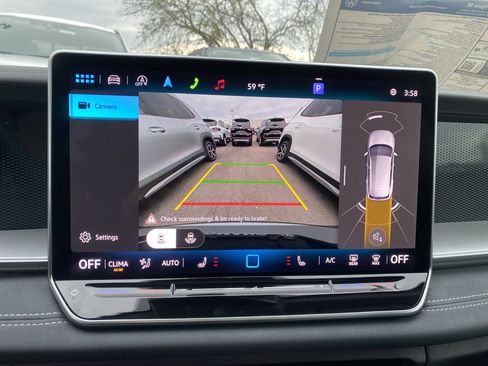 New 2025 Volkswagen Tiguan SE image 20