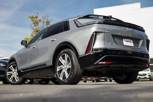 Used 2024 Cadillac Lyriq Tech w/ Driver Assist Package AWD/4WD image 2