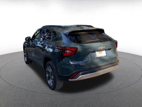 Used 2025 Chevrolet Trax LT image 5