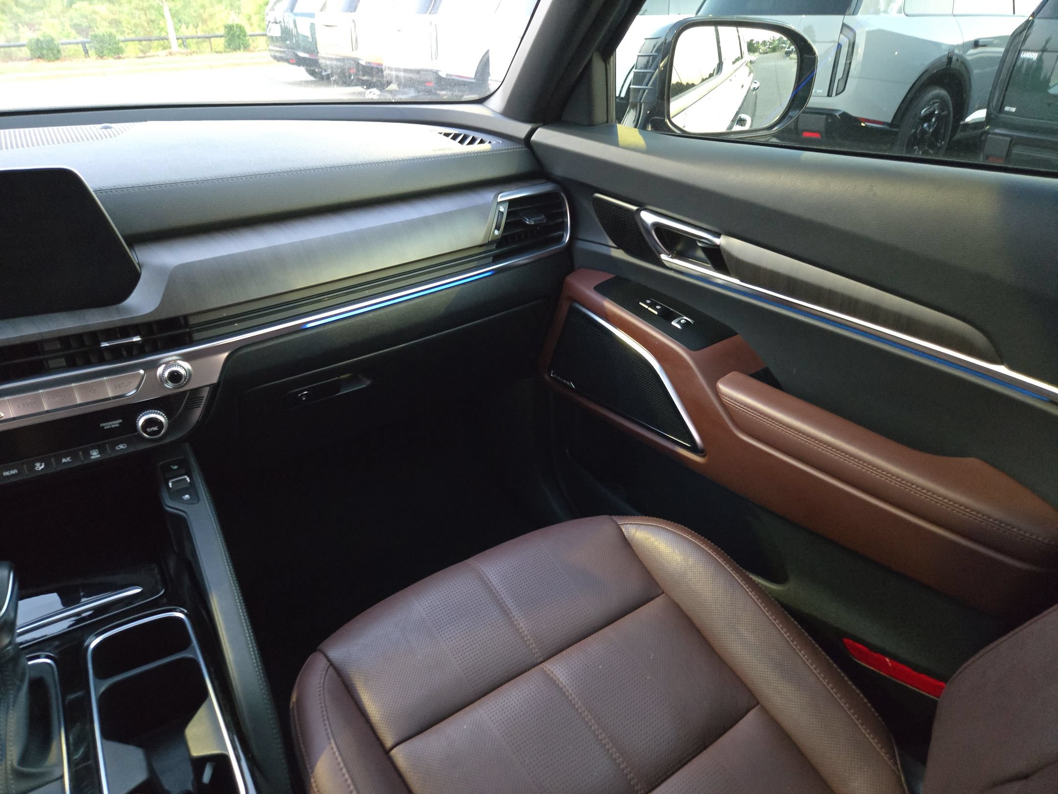 Used 2024 Kia Telluride SX AWD/4WD image 11