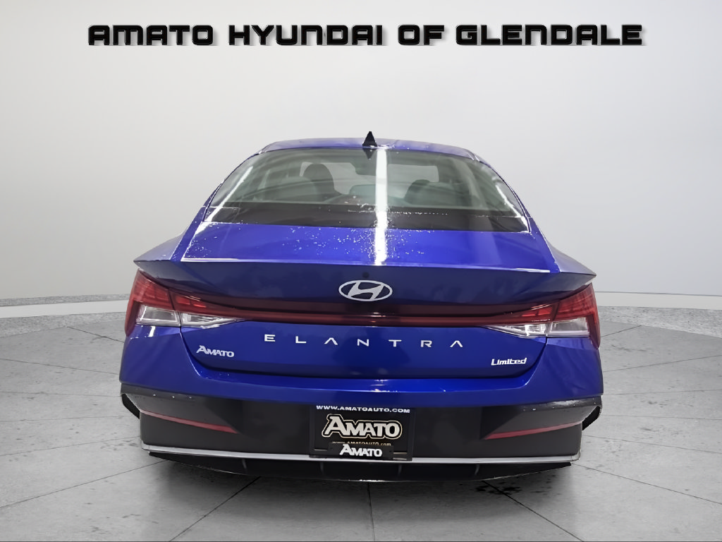 Certified 2025 Hyundai Elantra Limited FWD image 5