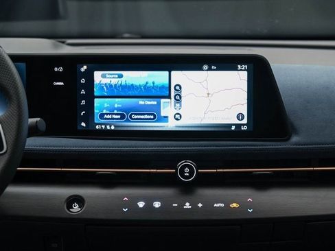 New 2025 Nissan Ariya Platinum image 25