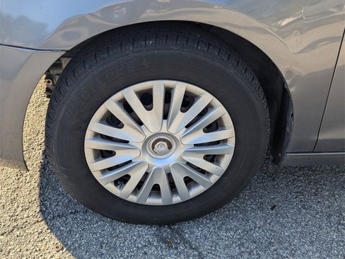 Used 2011 Volkswagen Golf 4-Door image 22