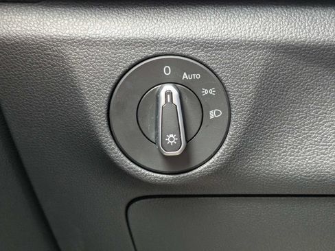 Certified 2026 Volkswagen Jetta SE FWD image 32