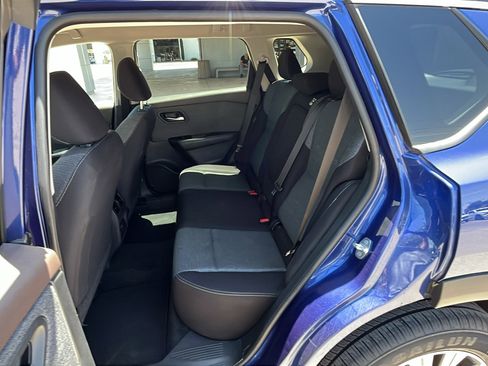 Used 2023 Nissan Rogue SV FWD image 24