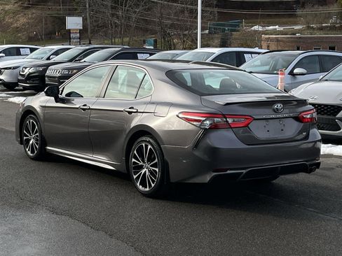 Used 2018 Toyota Camry L image 3