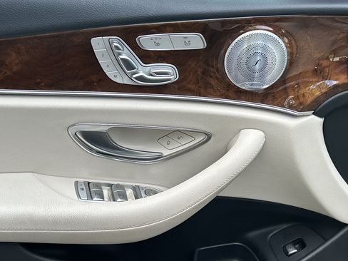 Used 2018 Mercedes-Benz E 400 4MATIC Wagon image 18