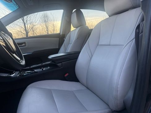 Used 2018 Toyota Avalon XLE Premium w/ All Weather Liner Package image 14