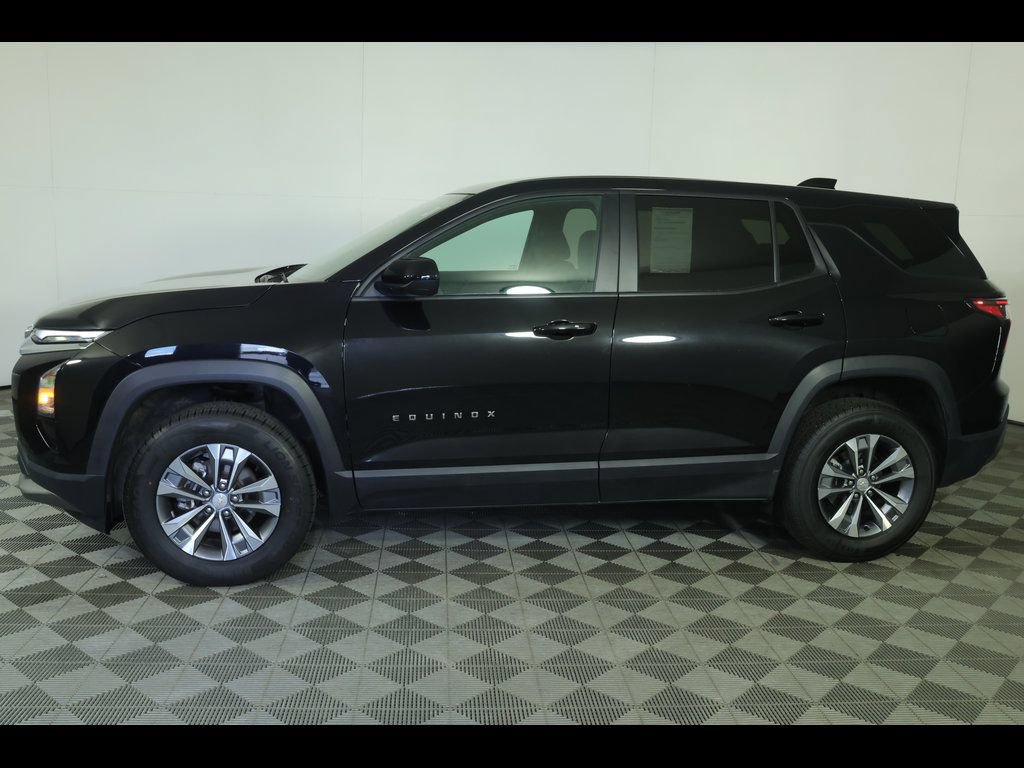 Used 2025 Chevrolet Equinox LT FWD image 5