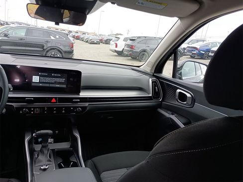 New 2026 Kia Sorento LX image 11