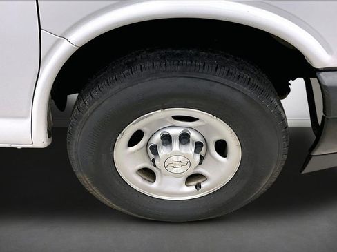 Used 2017 Chevrolet Express 2500 image 30