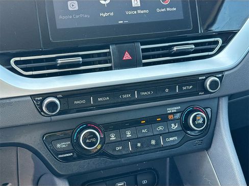 Used 2022 Kia Niro LX image 16