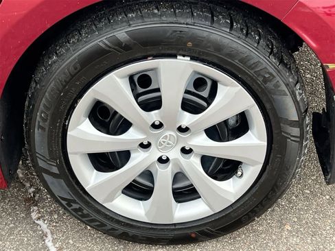 Used 2022 Toyota Corolla LE image 14