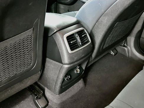 Used 2018 Kia Sorento FWD V6 image 27