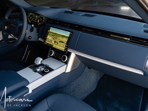 Used 2023 Land Rover Range Rover SV image 15