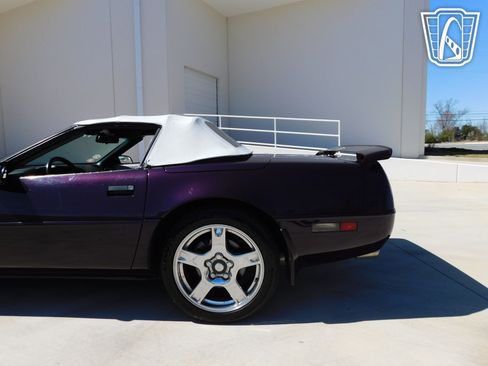 Used 1993 Chevrolet Corvette Convertible RWD image 16