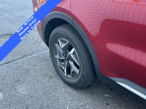 Used 2022 Kia Sorento S image 11