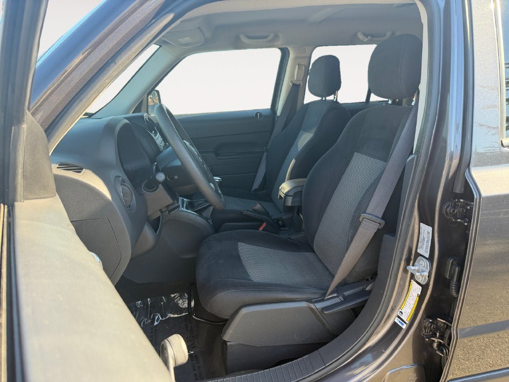 Used 2016 Jeep Patriot Sport FWD image 7
