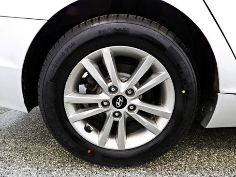 Used 2017 Hyundai Sonata SE FWD image 19