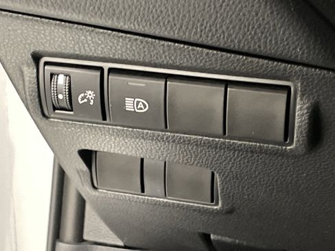 Used 2022 Toyota Corolla Cross XLE FWD image 28