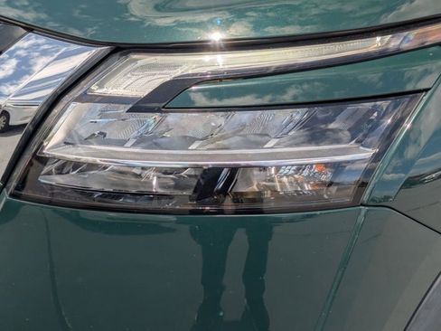 Certified 2023 Nissan Pathfinder SL w/ SL Premium Package FWD image 7