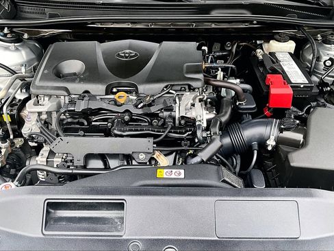 Used 2020 Toyota Camry SE image 10