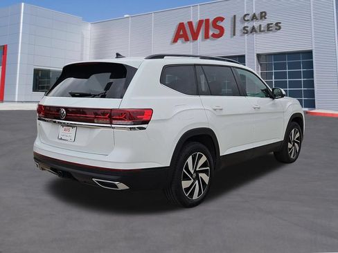 Used 2025 Volkswagen Atlas SE FWD image 6