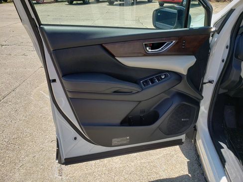 Used 2022 Subaru Ascent Touring AWD/4WD image 12