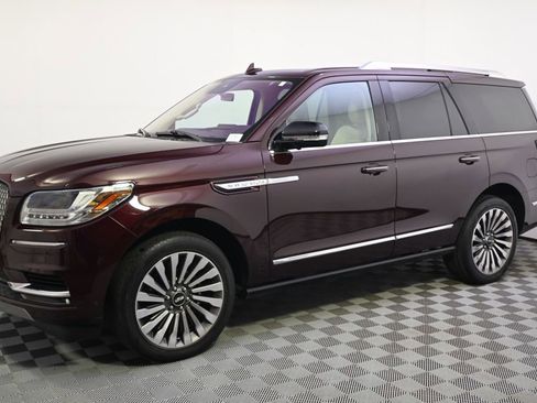 Used 2020 Lincoln Navigator Reserve w/ Luxury Package AWD/4WD image 2