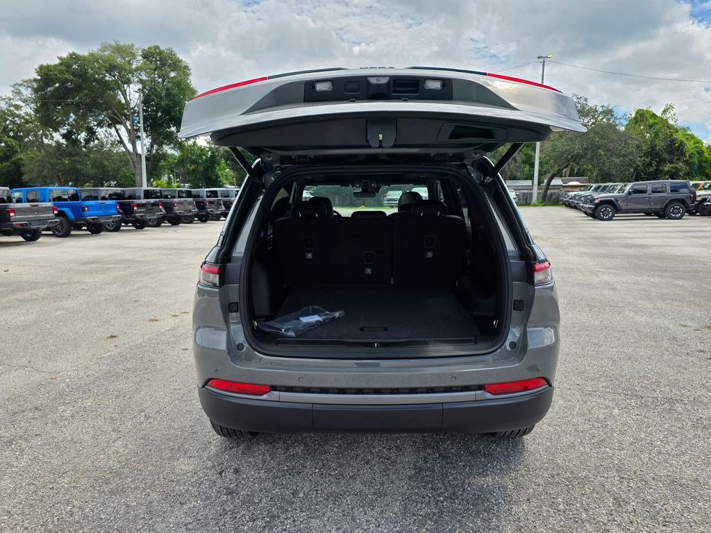 New 2027 Jeep Grand Cherokee Altitude RWD image 36