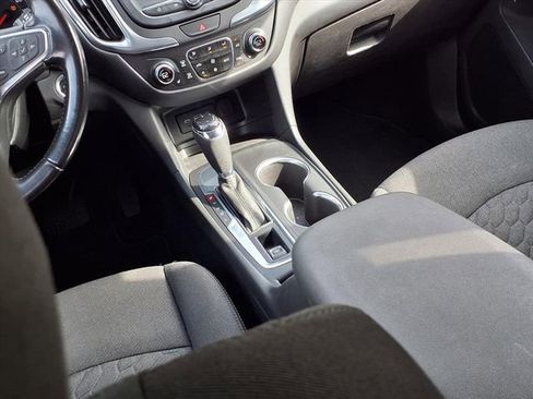 Certified 2020 Chevrolet Equinox LT w/ Driver Convenience Package image 10