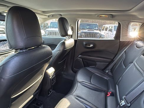 Certified 2019 Jeep Compass Limited w/ Safety & Security Group AWD/4WD image 30