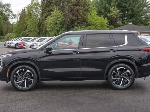 Used 2024 Mitsubishi Outlander SEL FWD image 3