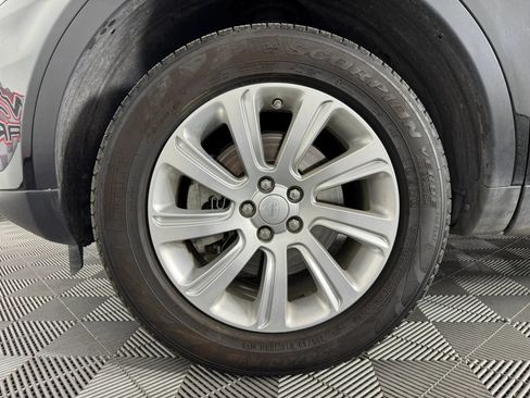 Used 2018 Land Rover Discovery Sport SE AWD/4WD image 42