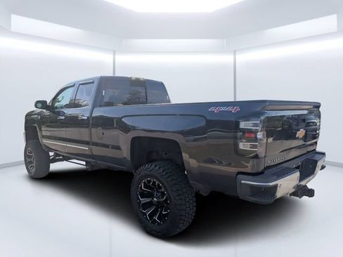 Used 2015 Chevrolet Silverado 2500 LTZ w/ LTZ Plus Package AWD/4WD image 5