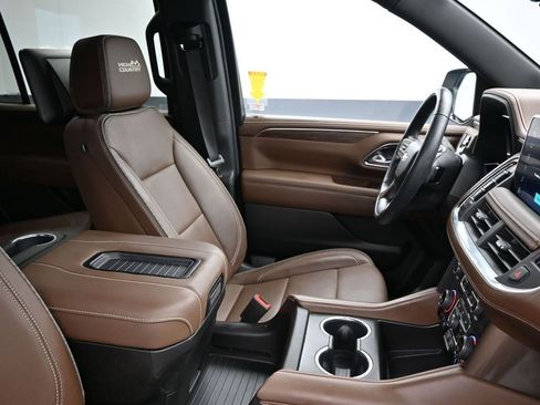 Used 2024 Chevrolet Tahoe High Country w/ Advanced Technology Package image 14