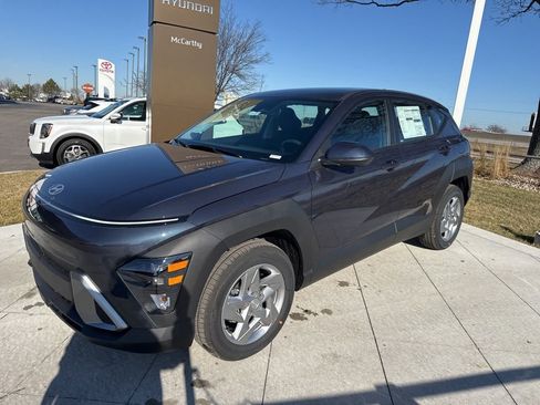 New 2026 Hyundai Kona SE image 3