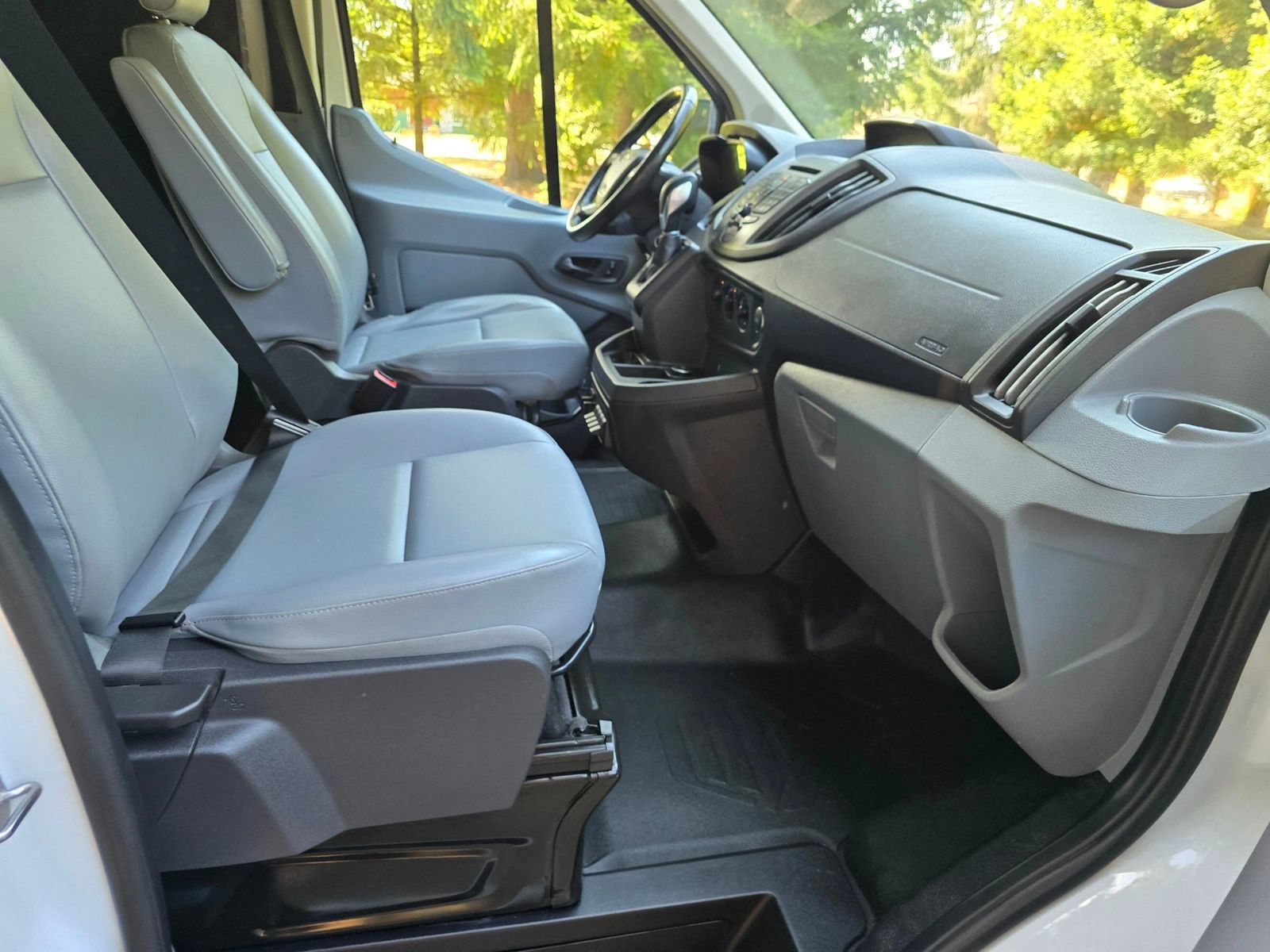 Used 2017 Ford Transit 250 130 Low Roof RWD image 14