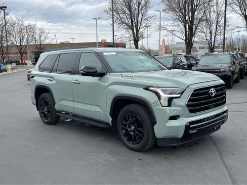 Used 2025 Toyota Sequoia 4WD image 5