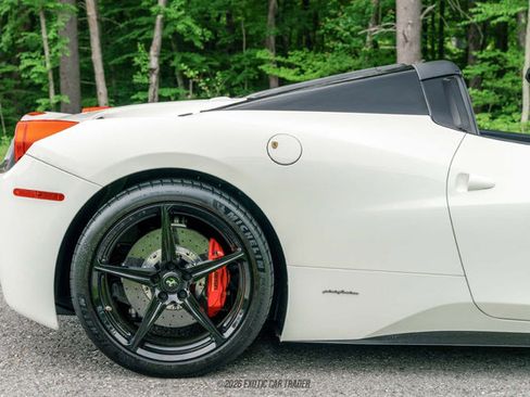 Used 2015 Ferrari 458 Spider RWD image 10