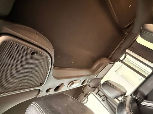 Used 2017 Jeep Wrangler Unlimited Rubicon AWD/4WD image 42