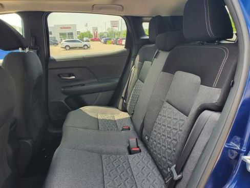 New 2025 Nissan Kicks SV w/ SV Premium Package image 8