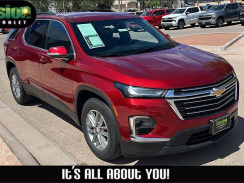 Used 2023 Chevrolet Traverse LT FWD image 1