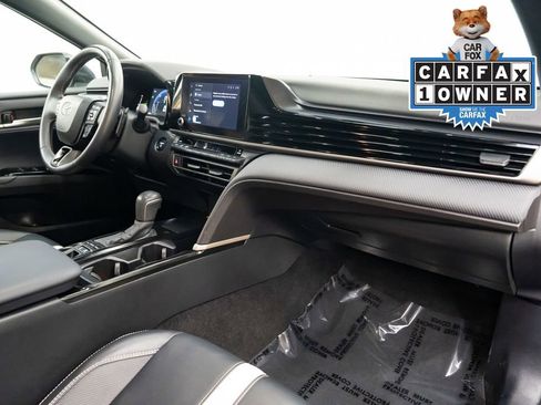 Used 2025 Toyota Camry SE FWD image 28