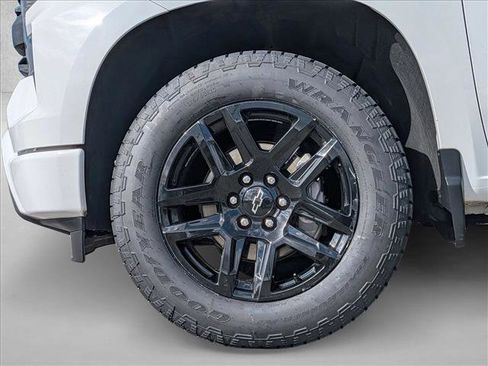 Used 2024 Chevrolet Silverado 1500 Custom w/ Turbomax Blackout Package image 24