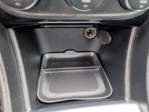 Used 2012 Chrysler 200 Touring image 23