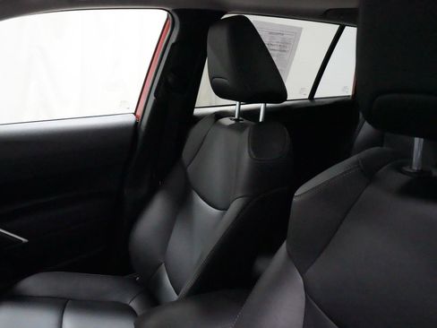 Used 2025 Toyota Corolla Cross XLE w/ Convenience Package AWD/4WD image 29