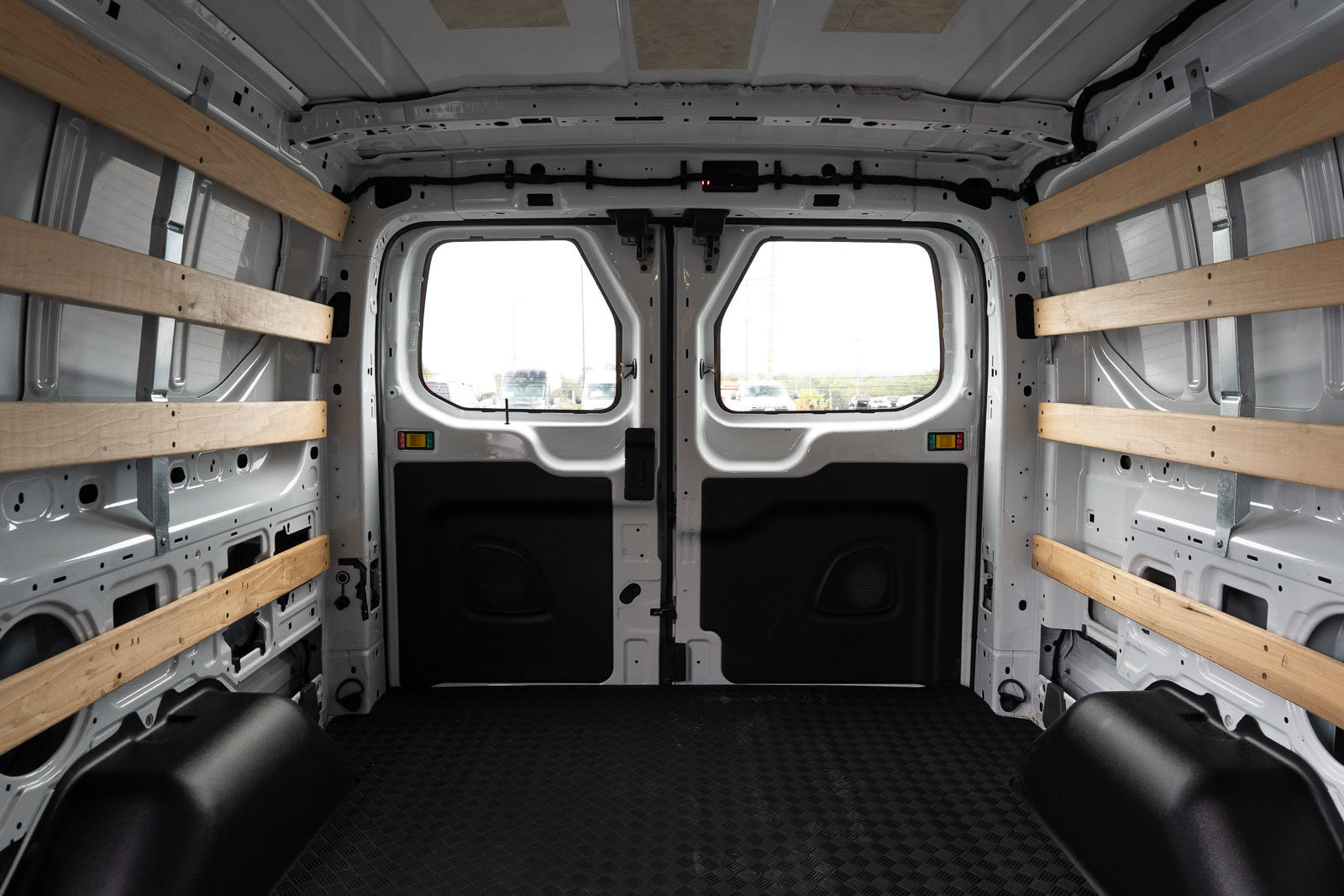 Used 2025 Ford Transit 250 Low Roof w/ Exterior Upgrade Package RWD image 15
